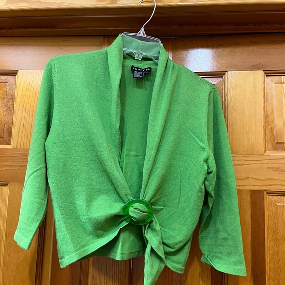 Tracy M Sweaters Kelly Green Shrug With Buckle Closure Poshmark